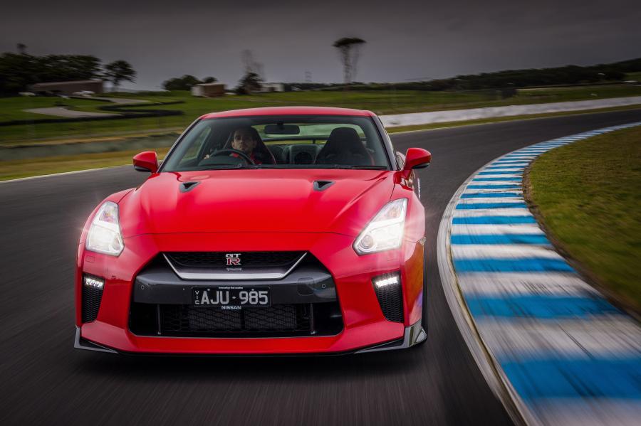  Nissan GT-R Track Edition 2016 года  (AU) (фото 8 из 13)